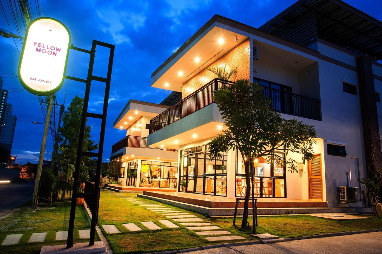 Yellow Moon Hotel Паттайя Экстерьер фото