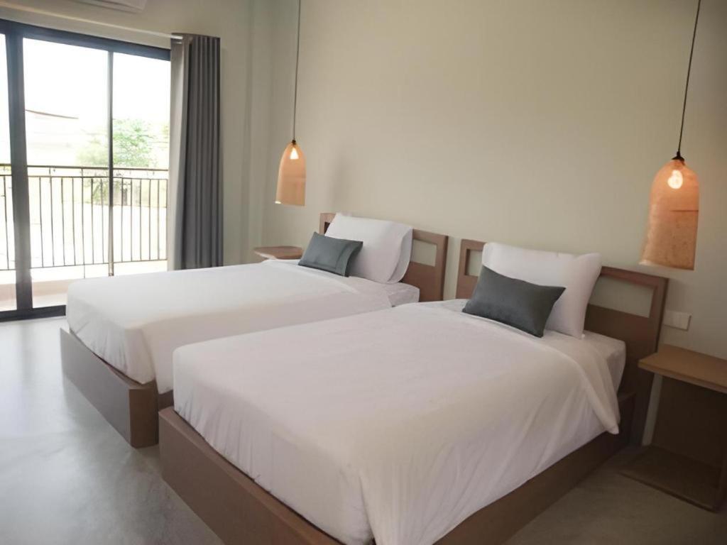 Yellow Moon Hotel Паттайя Экстерьер фото