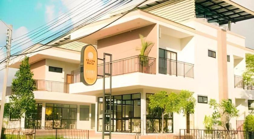 Yellow Moon Hotel Паттайя Экстерьер фото