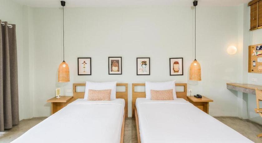 Yellow Moon Hotel Паттайя Экстерьер фото