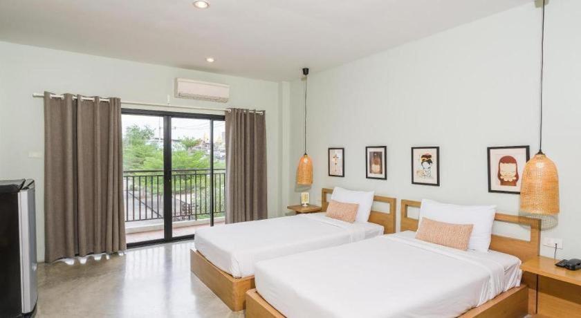 Yellow Moon Hotel Паттайя Экстерьер фото